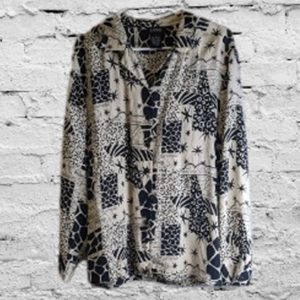 Studio 3000  L Vintage Black, Cream long sleeve silk  print top. fall/winter